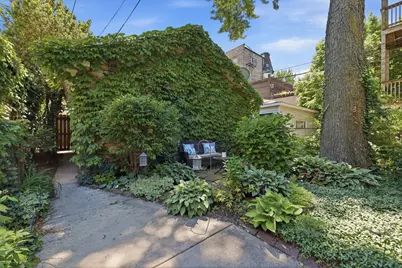 1429 W Huron Street, Chicago, IL 60642 - Photo 25