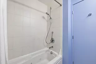 1429 W Huron St, Chicago, IL 60642 - Photo 15