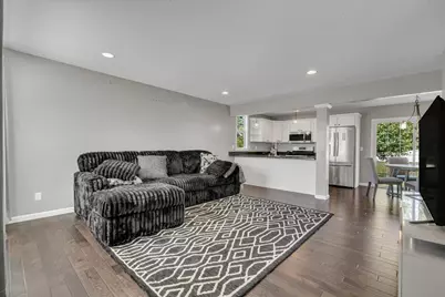 5922 Valley Drive, Bettendorf, IA 52722 - Photo 11