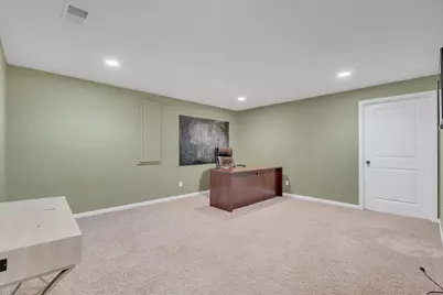 5922 Valley Drive, Bettendorf, IA 52722 - Photo 39