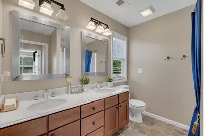 5922 Valley Drive, Bettendorf, IA 52722 - Photo 37