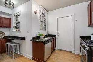 1310 W Montrose Ave, Chicago, IL 60613 - Photo 13