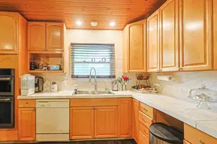 9012 Swanson Rd, Lake in the Hills, IL 60156 - Photo 29