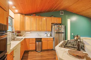 9012 Swanson Rd, Lake in the Hills, IL 60156 - Photo 27