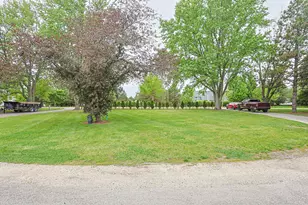 9012 Swanson Rd, Lake in the Hills, IL 60156 - Photo 23