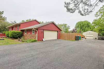 9012 Swanson Road, Lake in the Hills, IL 60156 - Photo 9