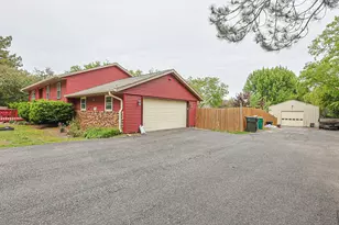 9012 Swanson Rd, Lake in the Hills, IL 60156 - Photo 9