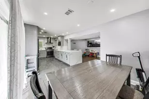 9448 N Oak Ave, Des Plaines, IL 60016 - Photo 15