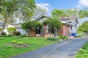 229 S Milton Ave, Glen Ellyn, IL 60137 - Photo 1
