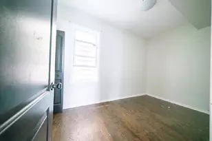 8942 S Baltimore Ave, Chicago, IL 60617 - Photo 9