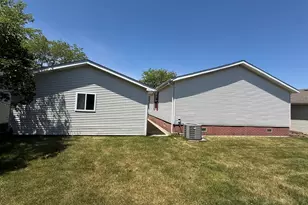 923 Apple Ln, Manteno, IL 60950 - Photo 3