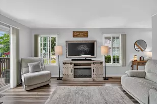 100 Village Creek Dr, Lake in the Hills, IL 60156 - Photo 13