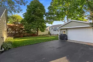 141 N Cedar St, Palatine, IL 60067 - Photo 19