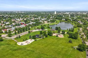 2471 Warwick Ct, Aurora, IL 60503 - Photo 33