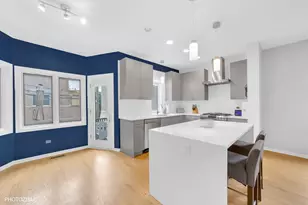 3320 N Racine Ave, Chicago, IL 60657 - Photo 9