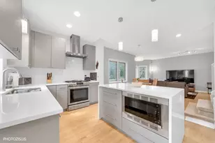 3320 N Racine Ave, Chicago, IL 60657 - Photo 11