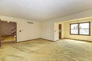 740 Hickory Dr, Geneseo, IL 61254 - Photo 13