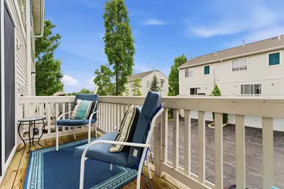 576 S Rosehall Lane, Round Lake, IL 60073 - Photo 9