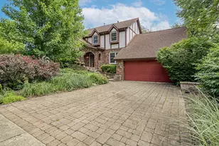 912 Valencia Dr, Shorewood, IL 60404 - Photo 1