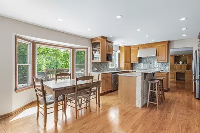 912 Valencia Drive, Shorewood, IL 60404 - Photo 11