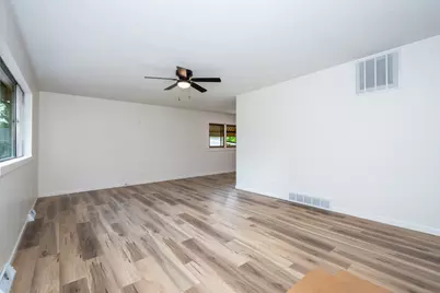 28671 N Harrison Avenue, Wauconda, IL 60084 - Photo 5