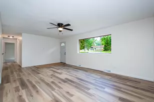 28671 N Harrison Ave, Wauconda, IL 60084 - Photo 7