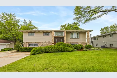1770 N Newport Road, Hoffman Estates, IL 60169 - Photo 1