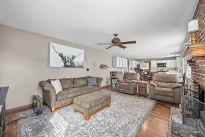 5418 Crossview Lane, Lake in the Hills, IL 60156 - Photo 19