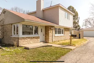 10029 Harnew Rd E, Oak Lawn, IL 60453 - Photo 1