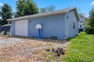 561 W Grant St, Saint Anne, IL 60964 - Photo 27