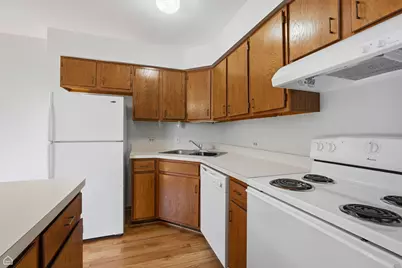 187 Uteg Street #206B, Crystal Lake, IL 60014 - Photo 3