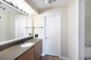 9530 Lamon Ave, Skokie, IL 60077 - Photo 13