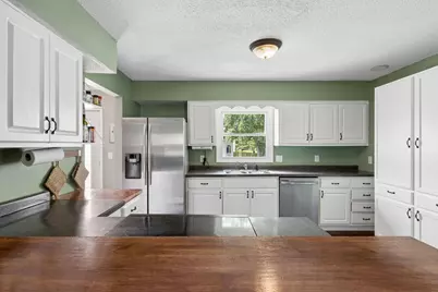 3343 W Ivywood Court, Decatur, IL 62522 - Photo 5