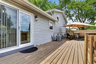 631 Pierce Ct, Grayslake, IL 60030 - Photo 9