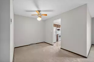 1503 Longwood Dr, Sycamore, IL 60178 - Photo 11