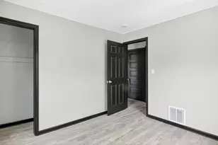1231 N Main St, Rockford, IL 61103 - Photo 13