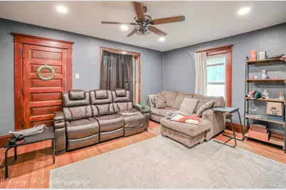 131 S 7th Street, Dekalb, IL 60115 - Photo 9