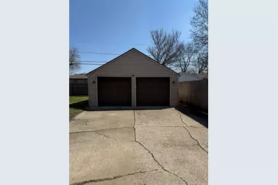 18343 Oakwood Avenue, Lansing, IL 60438 - Photo 3
