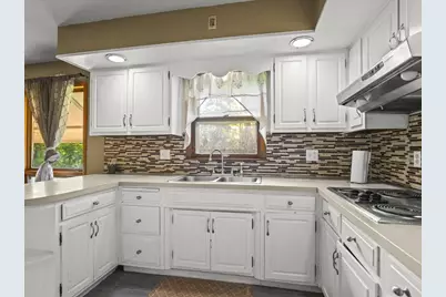 131 Dawn Avenue, Rockford, IL 61107 - Photo 9