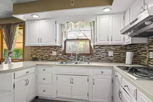 131 Dawn Ave, Rockford, IL 61107 - Photo 9