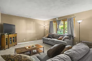 131 Dawn Ave, Rockford, IL 61107 - Photo 3