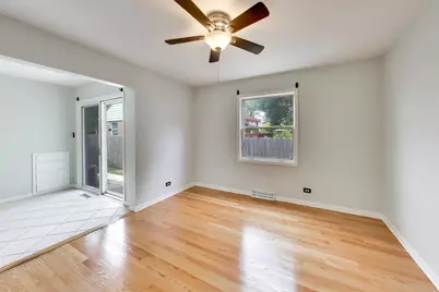 5455 S Catherine Avenue, Countryside, IL 60525 - Photo 9