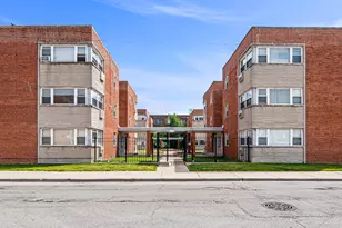 2411 W Balmoral Ave, Chicago, IL 60625 - Photo 1