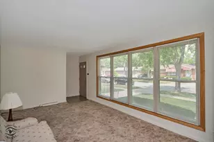 244 Lynn Ln, Chicago Heights, IL 60411 - Photo 5