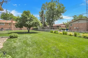244 Lynn Ln, Chicago Heights, IL 60411 - Photo 25