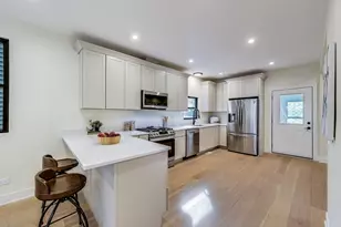 1644 N Troy St, Chicago, IL 60647 - Photo 9