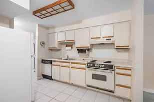1605 E Central Rd, Arlington Heights, IL 60005 - Photo 3