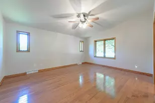 1516 W Reiche Ln, McHenry, IL 60051 - Photo 17