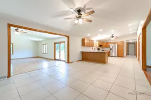 1516 W Reiche Ln, McHenry, IL 60051 - Photo 11