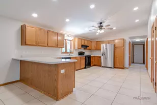 1516 W Reiche Ln, McHenry, IL 60051 - Photo 7